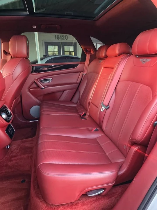 2018 Bentley Bentayga - Image 10 of 16