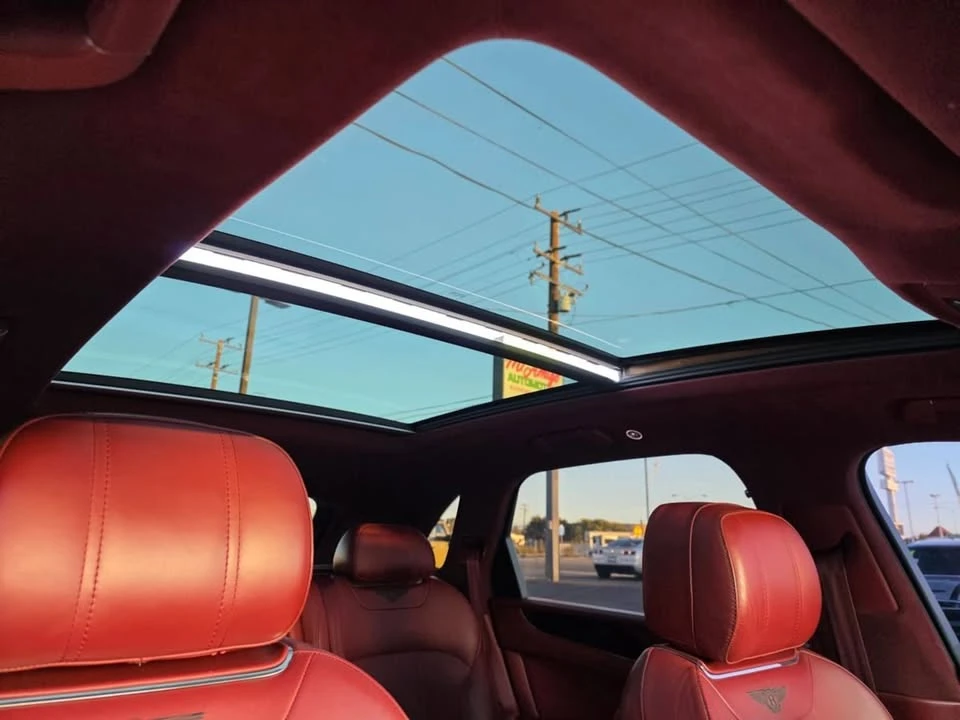 2018 Bentley Bentayga - Image 7 of 16