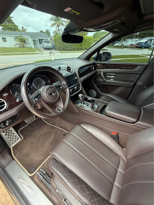 2018 Bentley Bentayga - Image 6 of 9