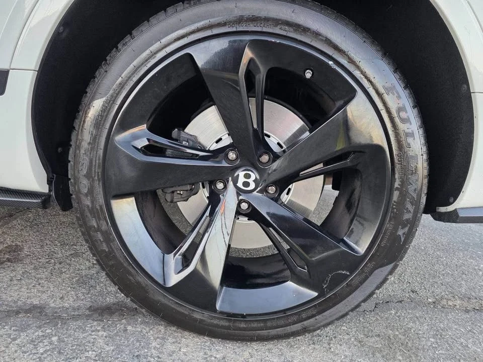2018 Bentley Bentayga - Image 16 of 16