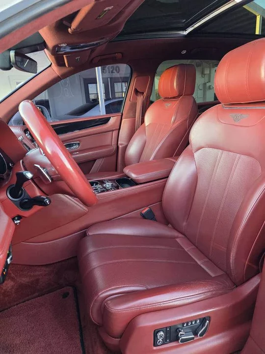 2018 Bentley Bentayga - Image 7 of 16