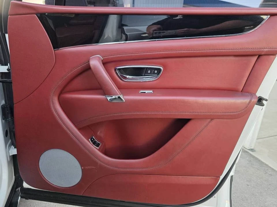 2018 Bentley Bentayga - Image 12 of 16