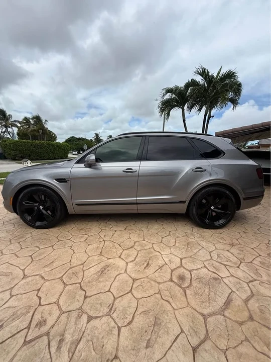 2018 Bentley Bentayga - Image 4 of 9