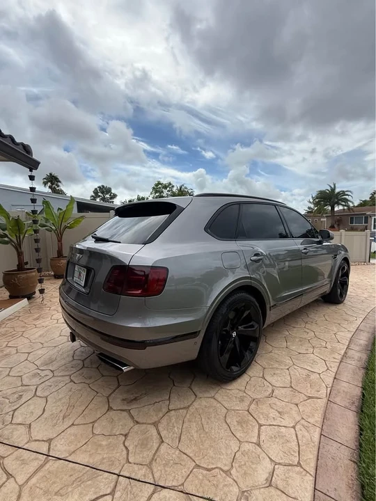 2018 Bentley Bentayga - Image 5 of 9