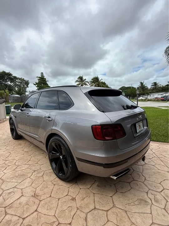 2018 Bentley Bentayga - Image 3 of 9