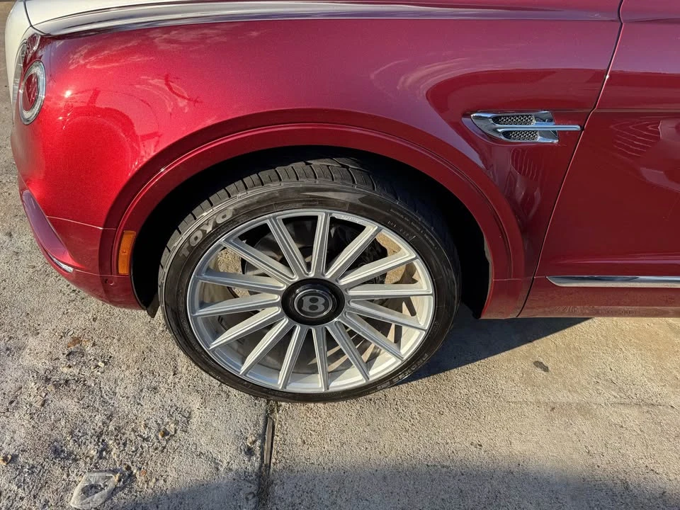 2018 Bentley Bentayga - Image 6 of 16