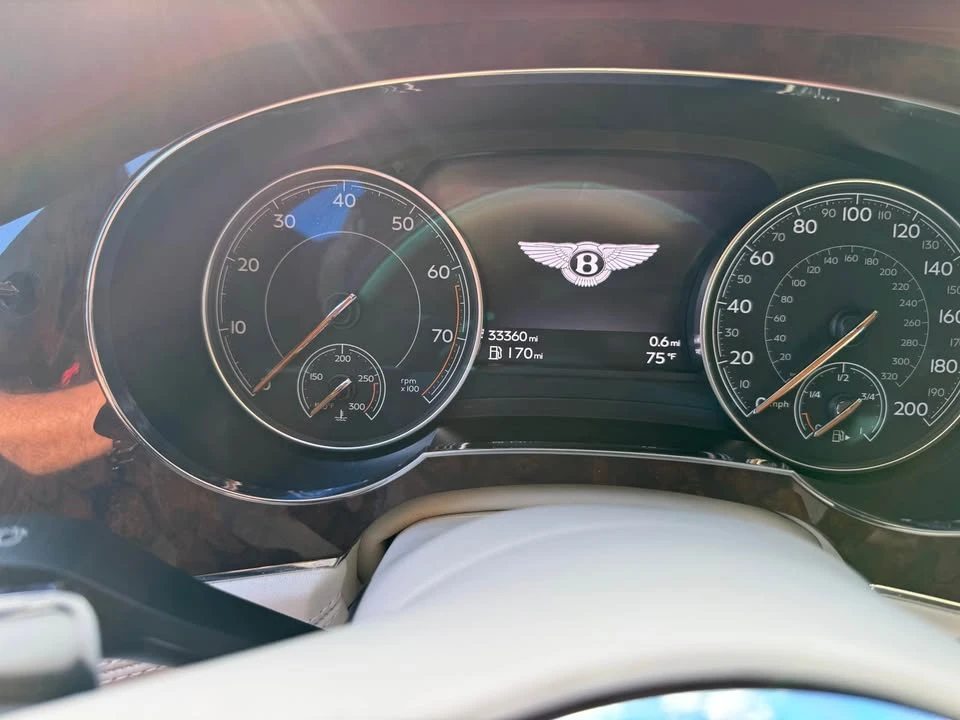 2018 Bentley Bentayga - Image 13 of 16