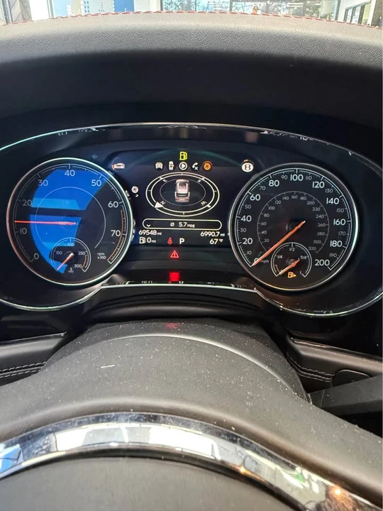 2018 Bentley Bentayga - Image 6 of 11