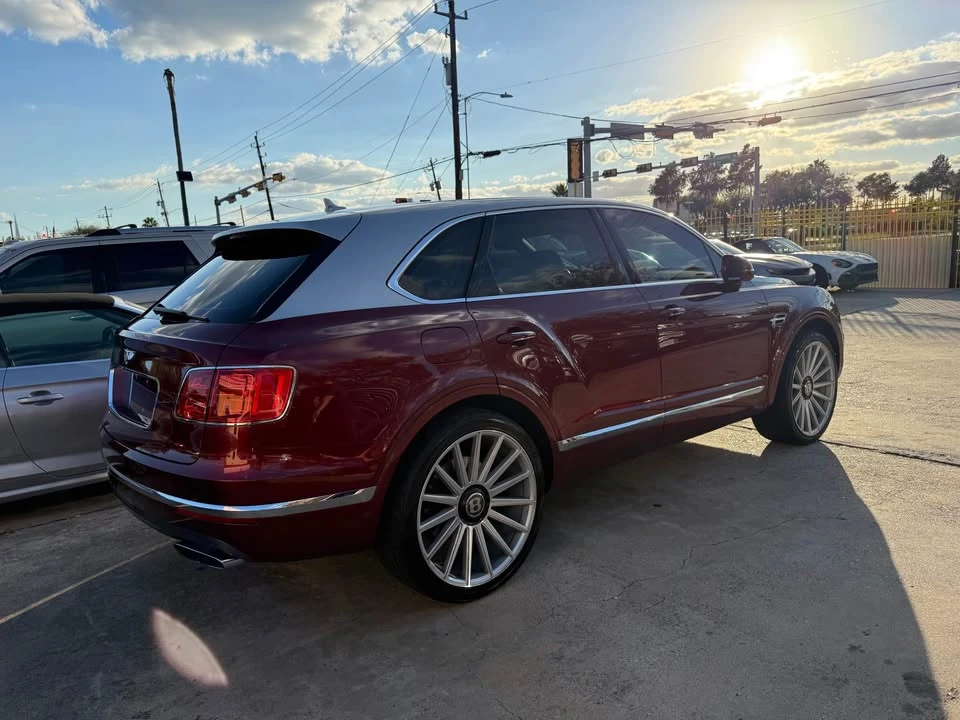 2018 Bentley Bentayga - Image 8 of 16