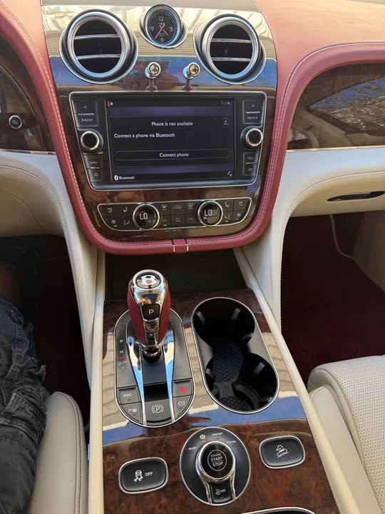2018 Bentley Bentayga - Image 16 of 16