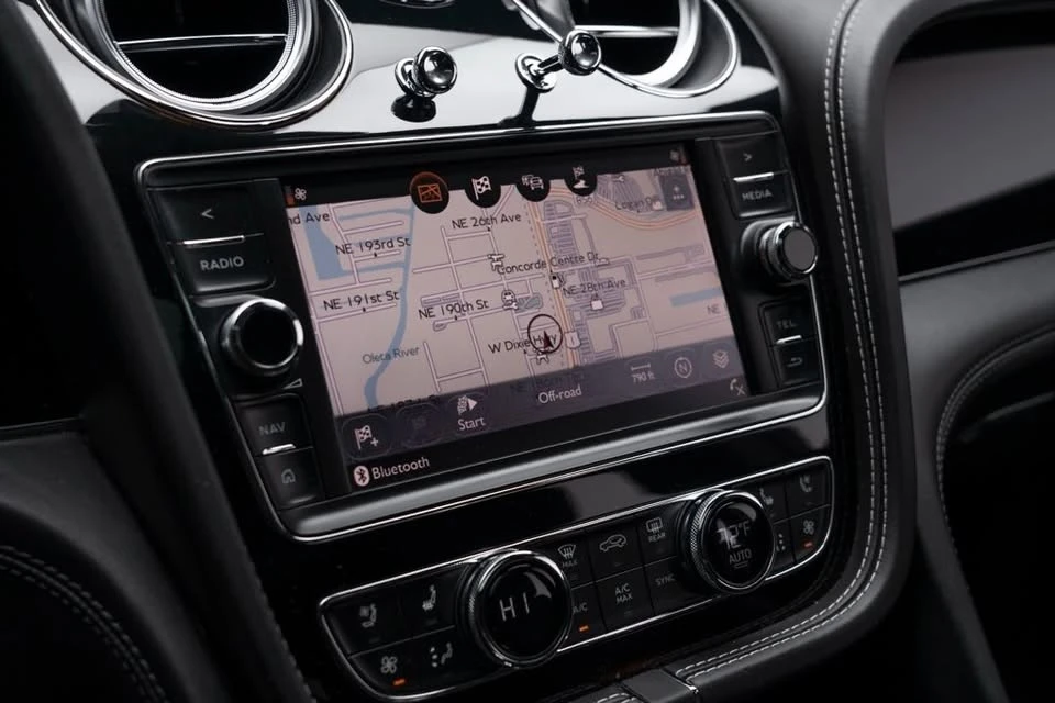 2018 Bentley Bentayga - Image 12 of 18