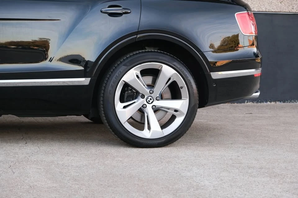 2018 Bentley Bentayga - Image 10 of 20