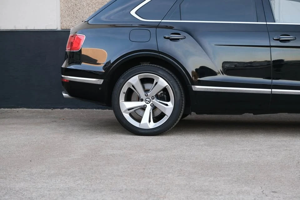 2018 Bentley Bentayga - Image 12 of 20