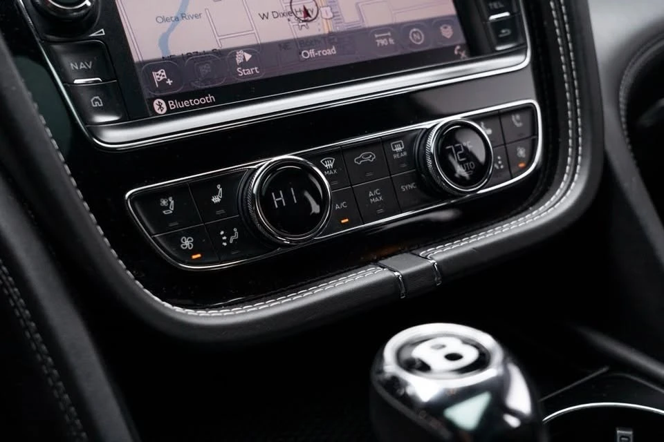 2018 Bentley Bentayga - Image 13 of 18
