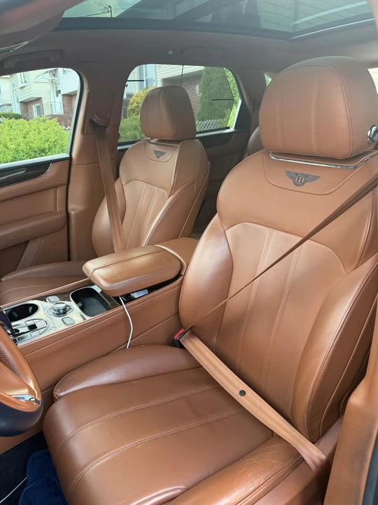 2018 Bentley Bentayga - Image 8 of 9