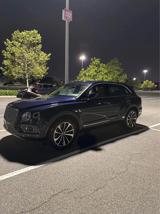 2018 Bentley Bentayga - Image 2 of 9