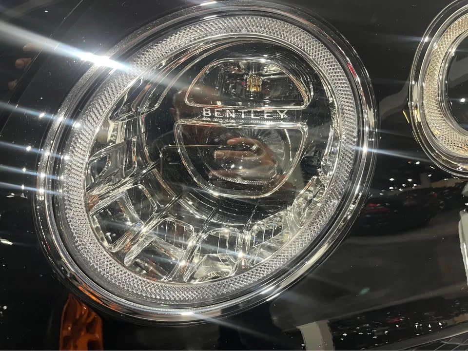 2018 Bentley Bentayga - Image 2 of 9