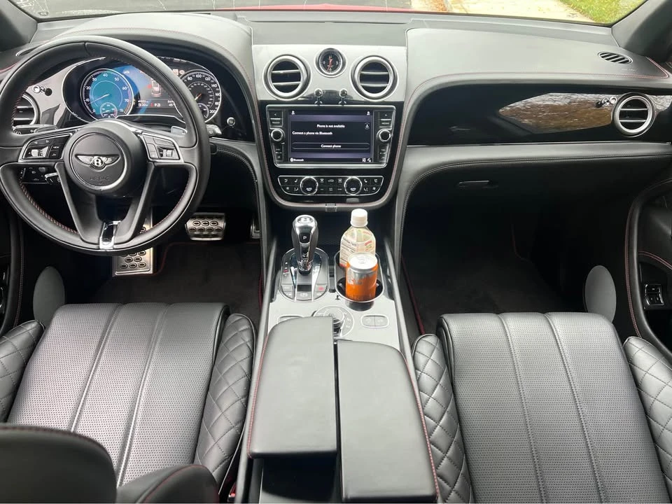 2018 Bentley Bentayga - Image 9 of 16