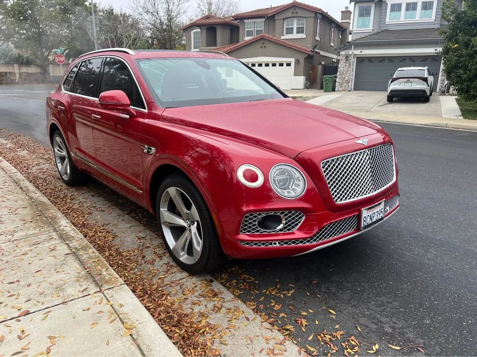 2018 Bentley Bentayga - Image 2 of 16