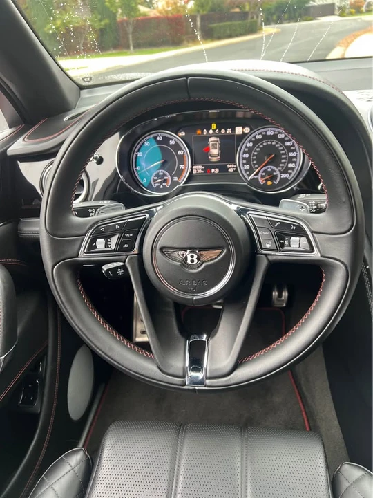 2018 Bentley Bentayga - Image 10 of 16