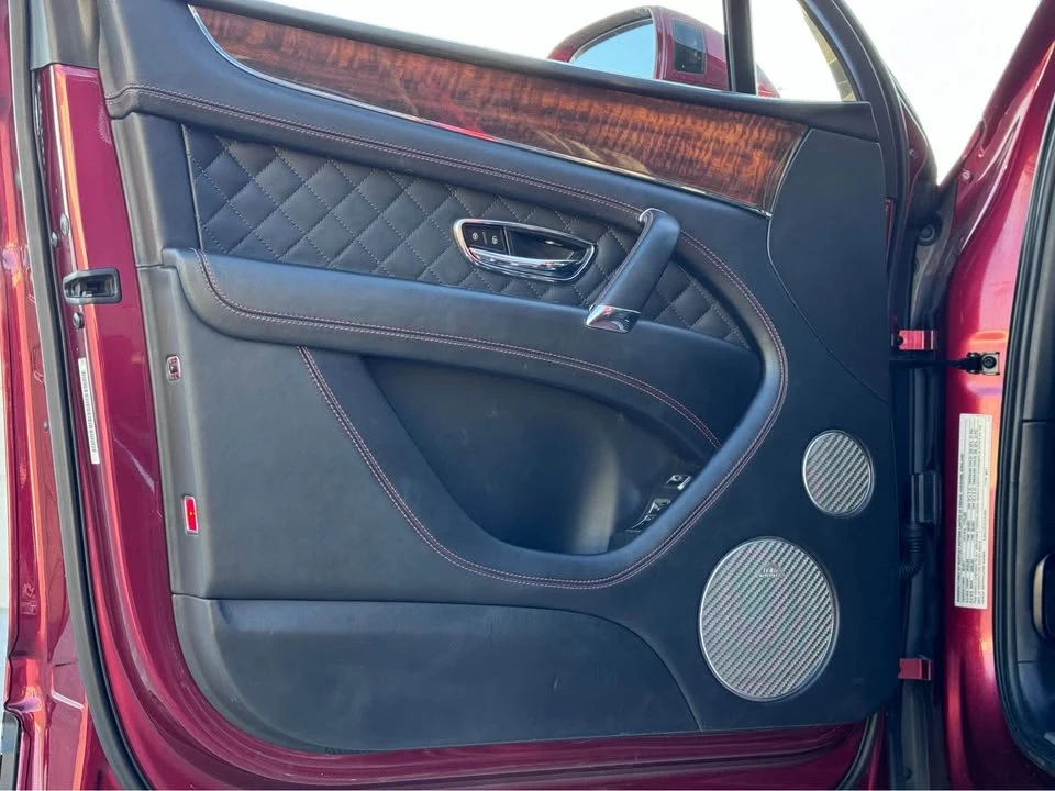 2018 Bentley Bentayga - Image 17 of 20