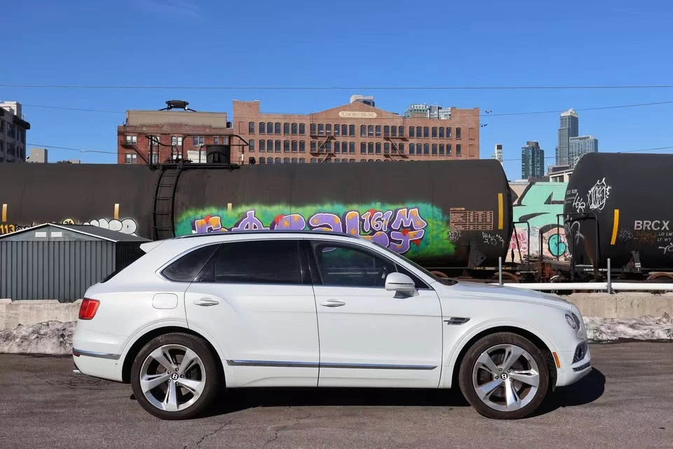 2018 Bentley Bentayga - Image 2 of 5