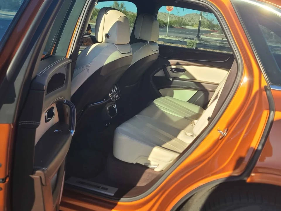 2018 Bentley Bentayga - Image 8 of 17