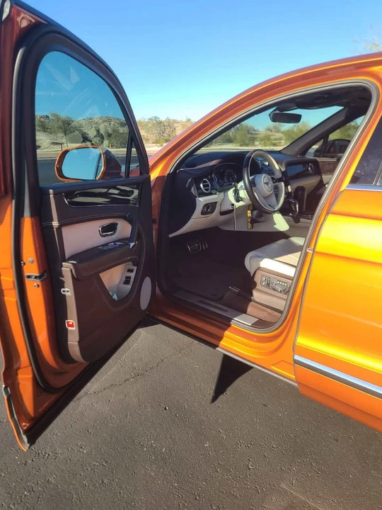 2018 Bentley Bentayga - Image 9 of 17