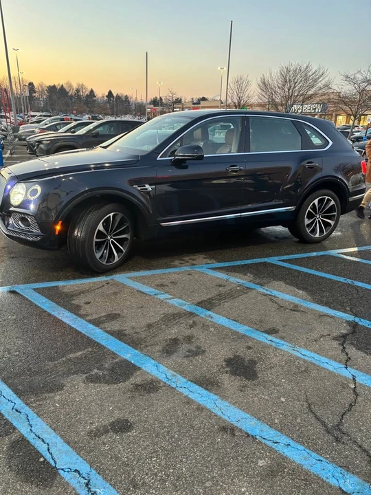 2018 Bentley Bentayga - Image 4 of 10