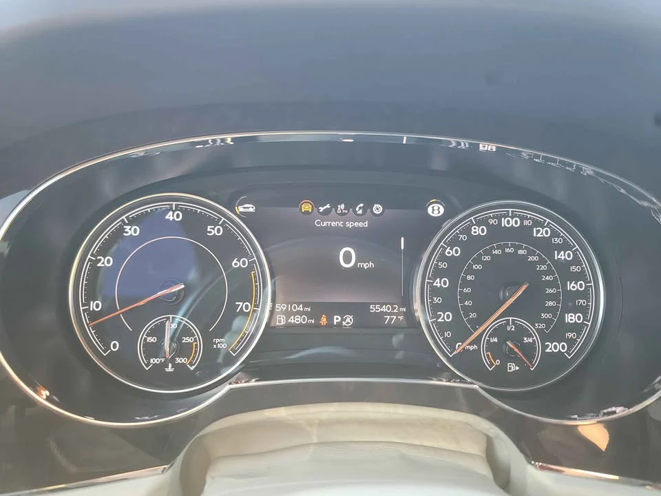 2018 Bentley Bentayga - Image 16 of 17
