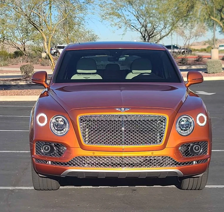 2018 Bentley Bentayga - Image 2 of 17