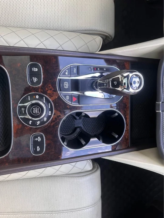 2018 Bentley Bentayga - Image 18 of 20