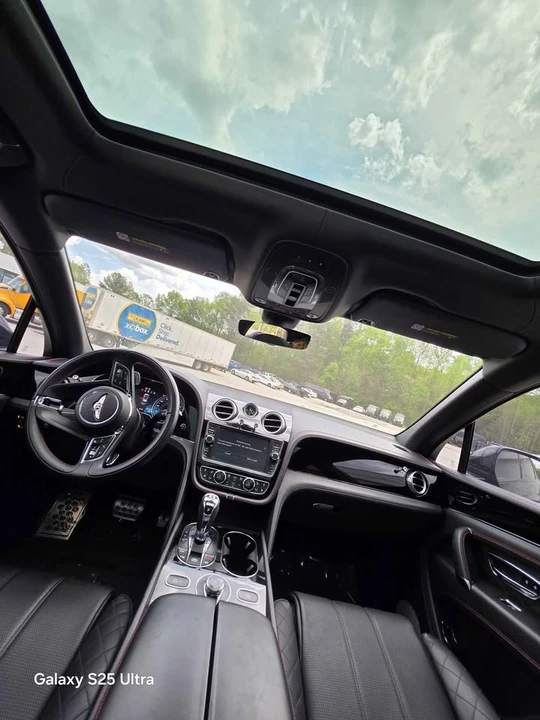 2018 Bentley Bentayga - Image 8 of 14
