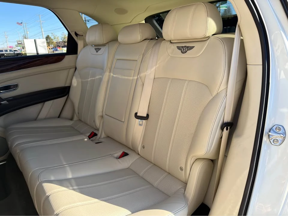 2018 Bentley Bentayga - Image 16 of 20