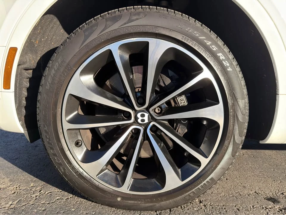 2018 Bentley Bentayga - Image 10 of 20