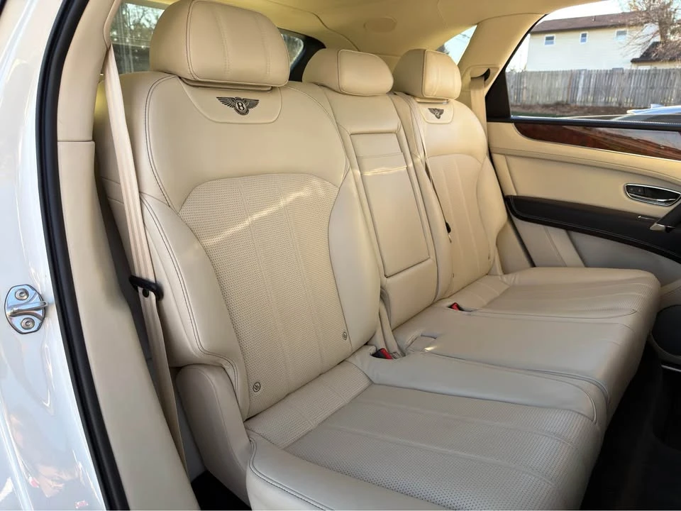 2018 Bentley Bentayga - Image 18 of 20