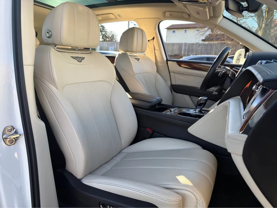 2018 Bentley Bentayga - Image 17 of 20