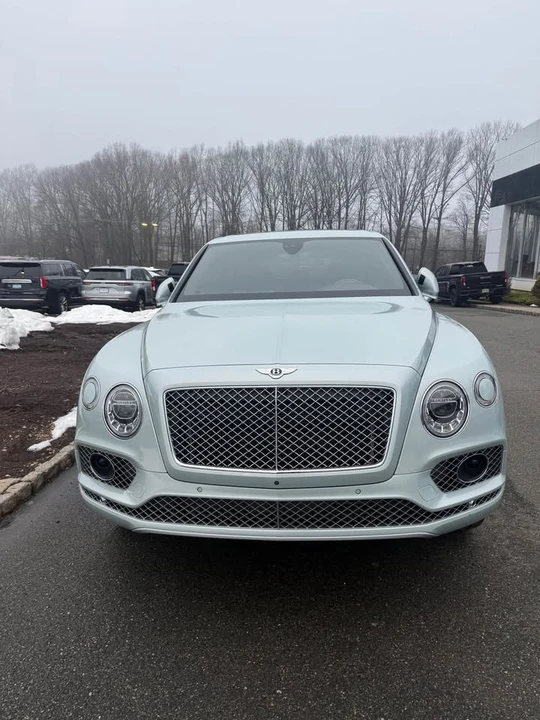 2018 Bentley Bentayga - Image 2 of 4