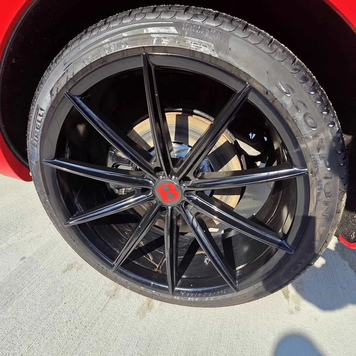 2018 Bentley Bentayga - Image 14 of 17