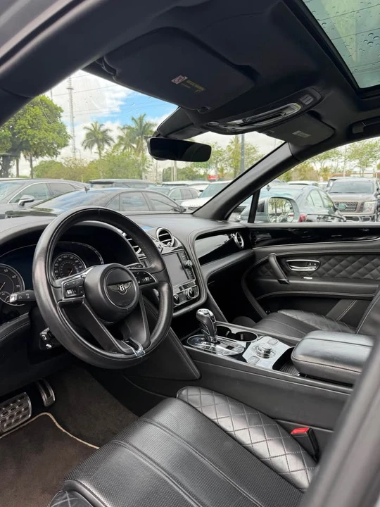 2018 Bentley Bentayga - Image 5 of 8