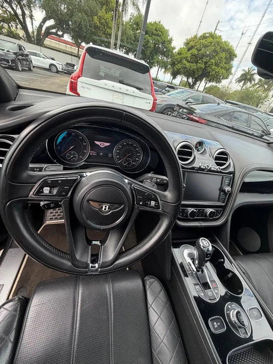 2018 Bentley Bentayga - Image 6 of 8