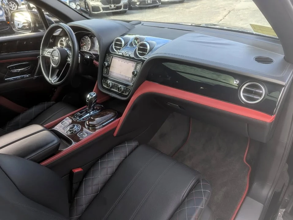 2018 Bentley Bentayga - Image 7 of 9