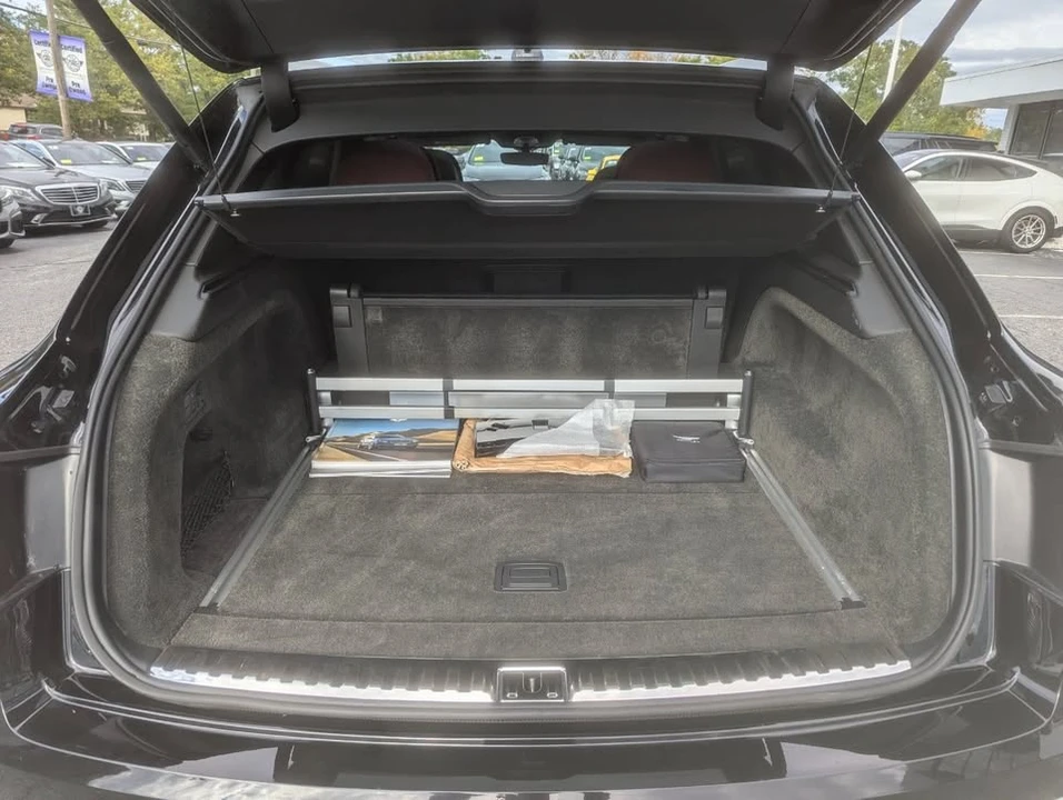 2018 Bentley Bentayga - Image 11 of 12