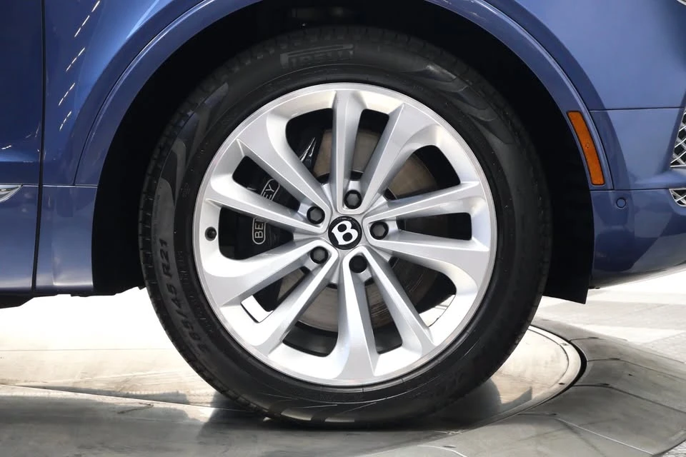 2018 Bentley Bentayga - Image 10 of 19