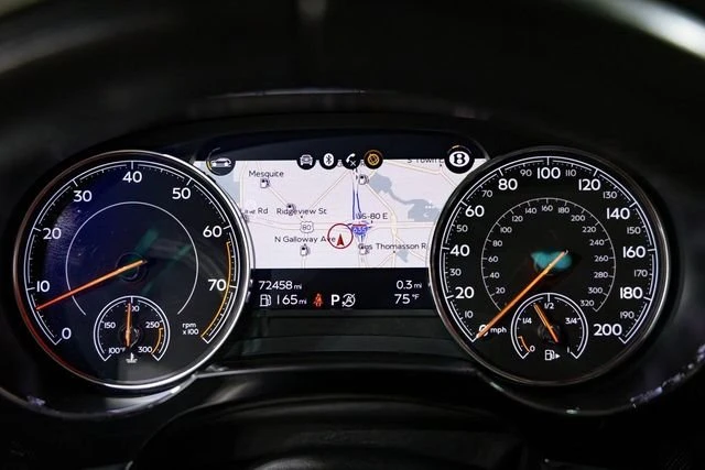 2018 Bentley Bentayga - Image 7 of 13