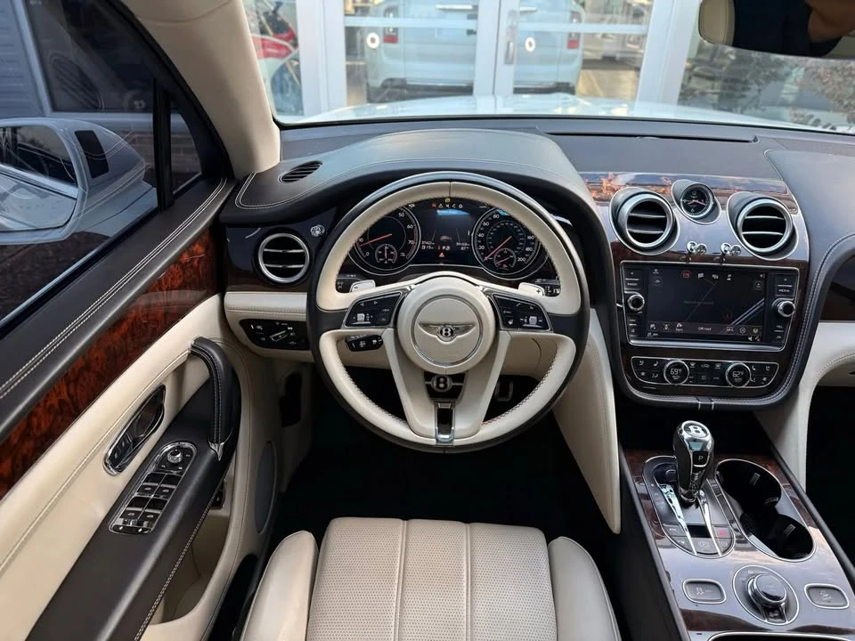2018 Bentley Bentayga - Image 17 of 20