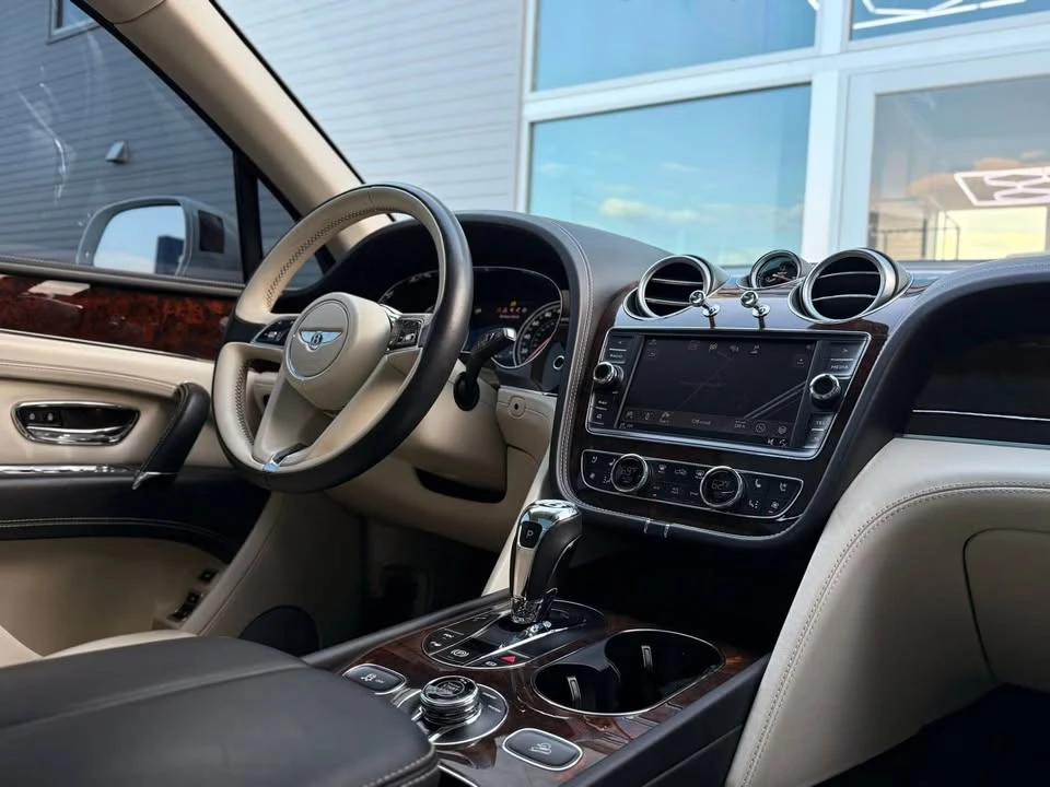 2018 Bentley Bentayga - Image 19 of 20