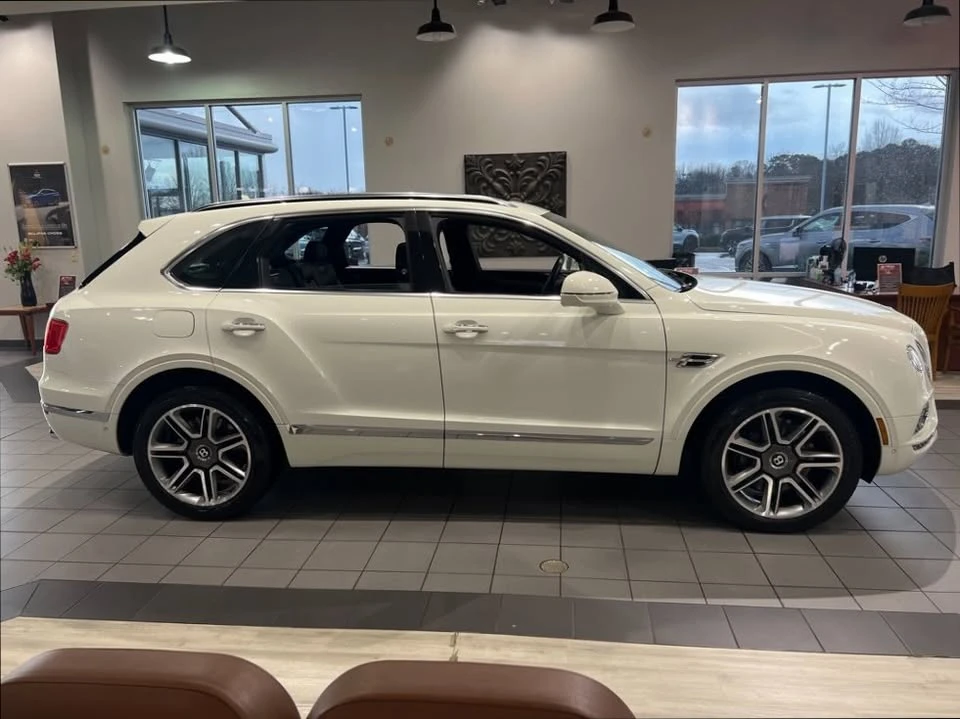2018 Bentley Bentayga - Image 2 of 13