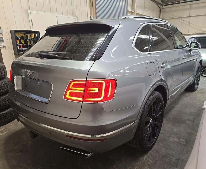 2018 Bentley Bentayga - Image 4 of 4