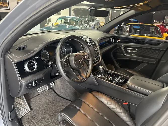 2018 Bentley Bentayga - Image 7 of 15